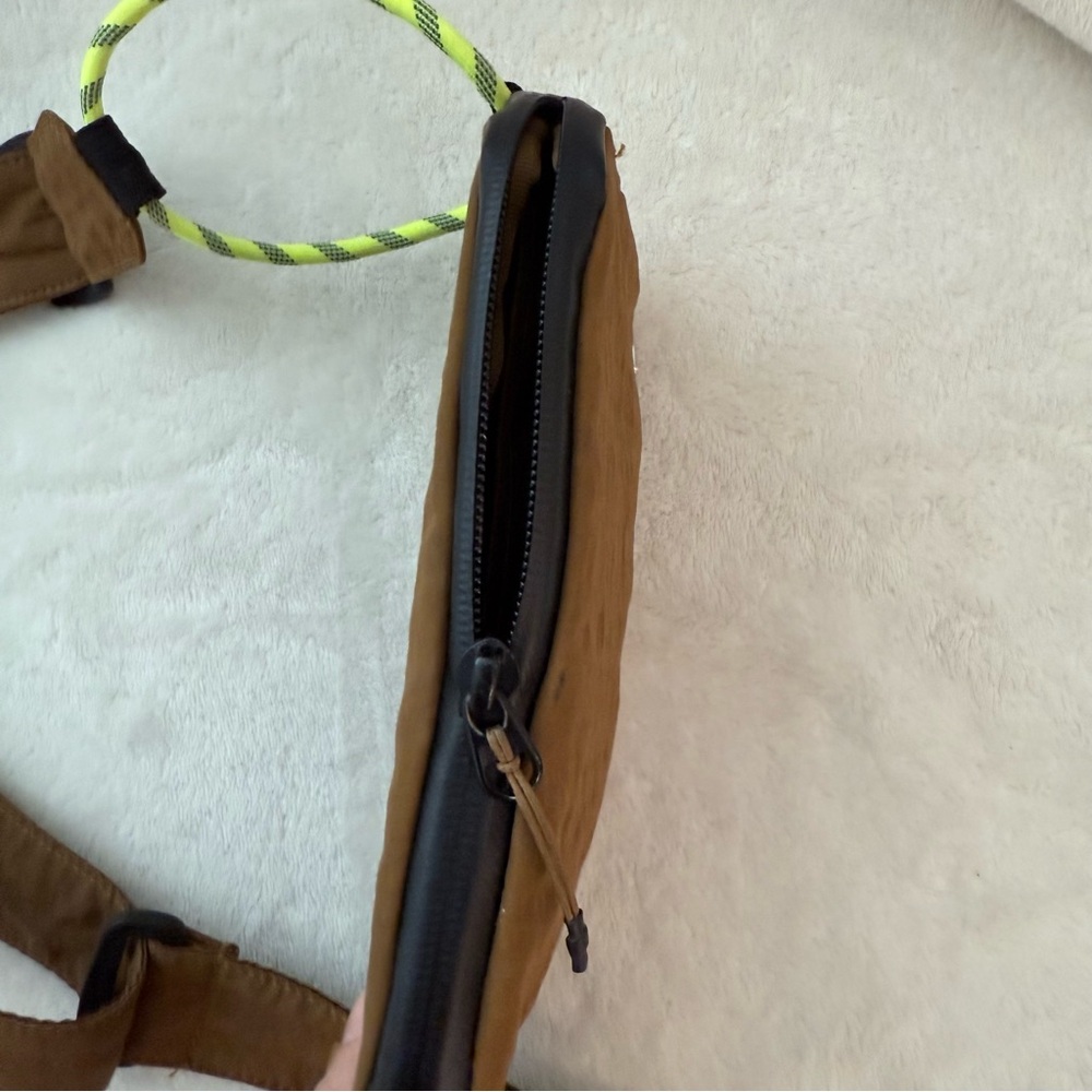 lululemon athletica Pop It Off Crossbody Bag - Picture 4 of 6